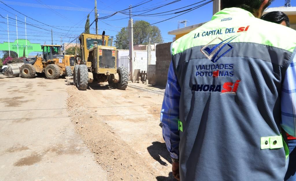  En una semana, alcalde Enrique Galindo cumple el compromiso de pavimentar las calles que rodean el Centro Deportivo La Libertad