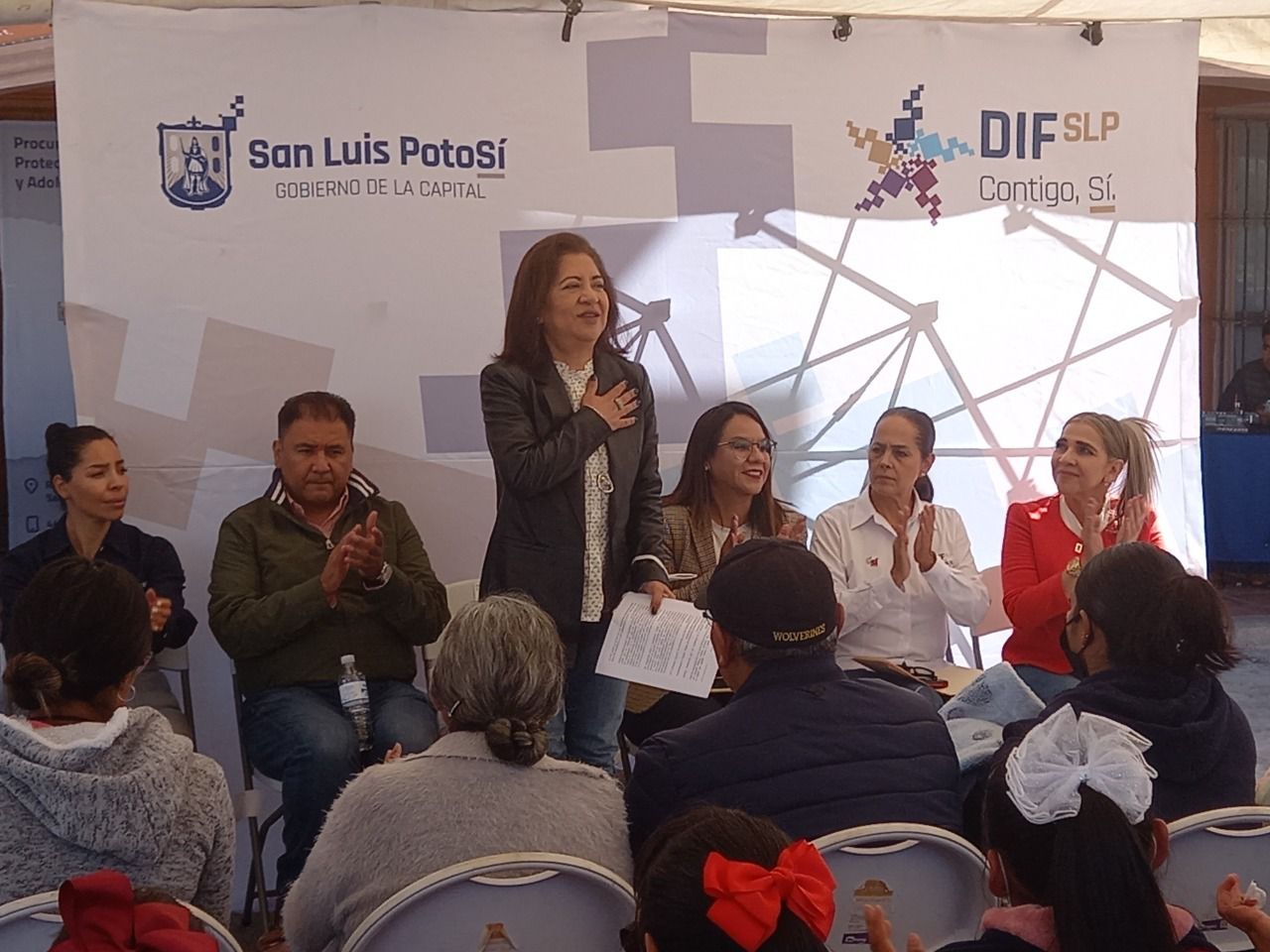  Diversos apoyos entrega DIF Municipal a población vulnerable de La Pila