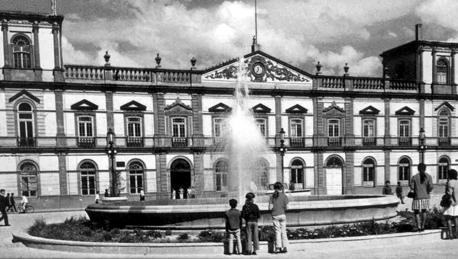  “Somos parte de la historia, 100 años de autonomía de la UASLP”, muestra fotográfica en la Galería Perimetral del Parque de Morales