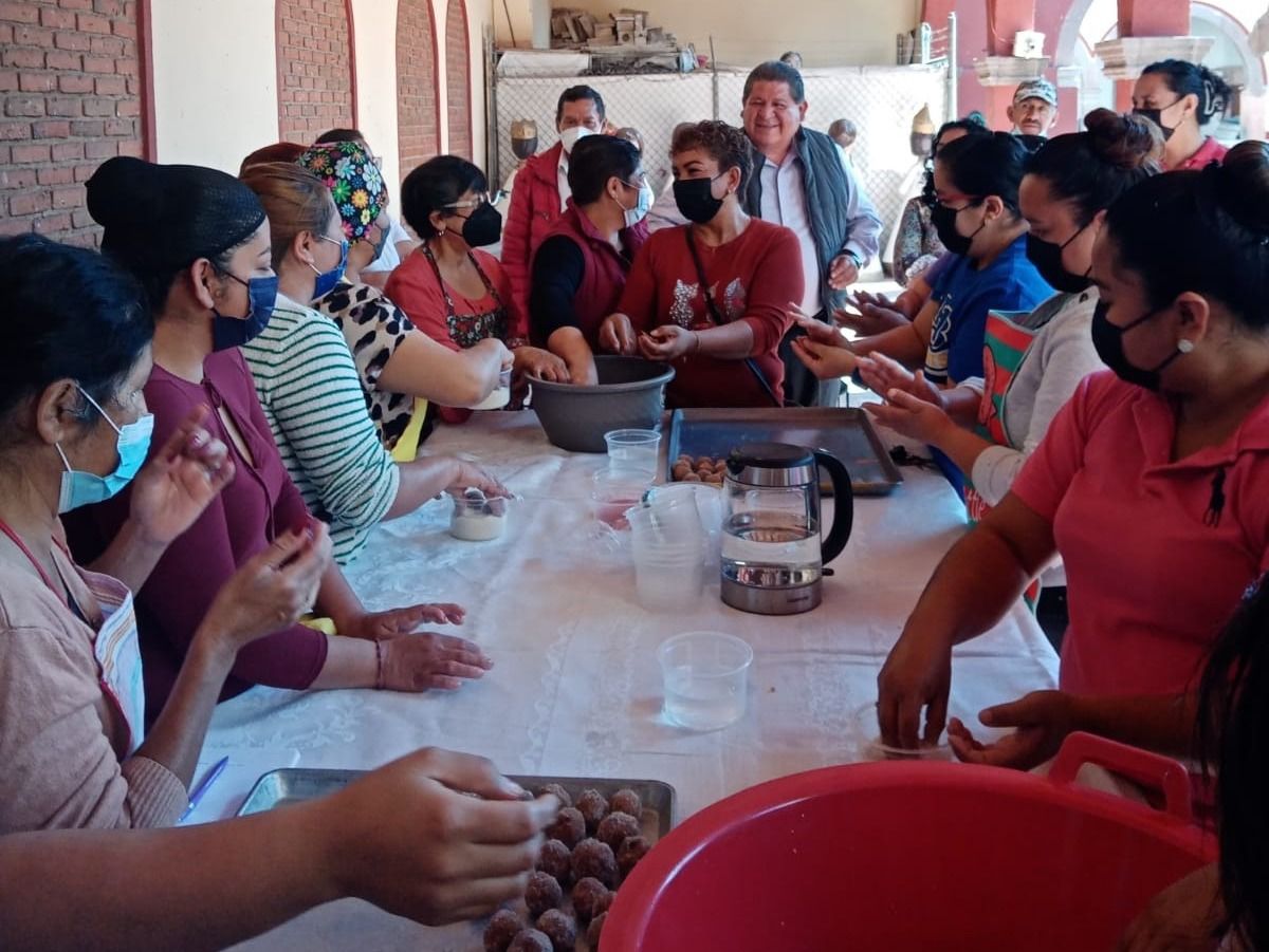  Ayuntamiento de SLP realiza cursos de capacitación para mejorar la economía familiar en Villa de Pozos