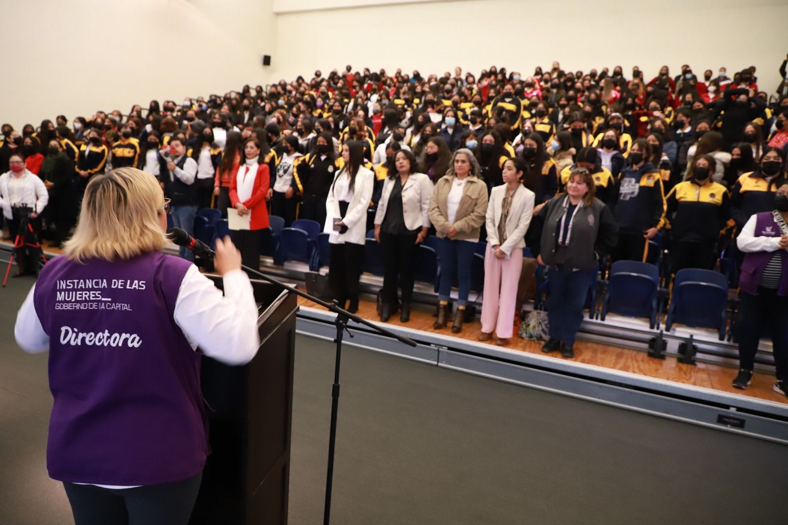  Gobierno de la Capital reúne a alumnas de preparatoria con mujeres científicas potosinas