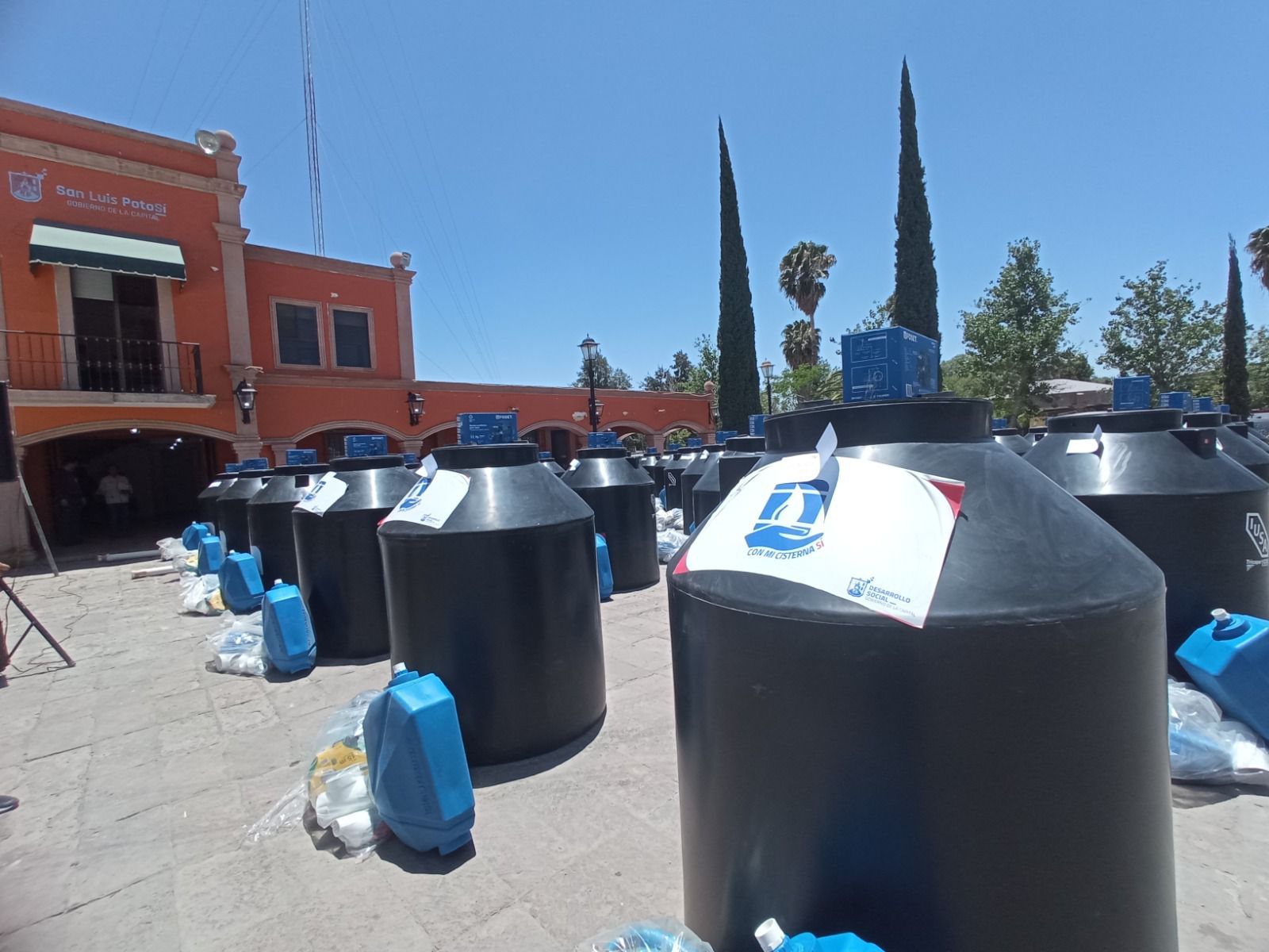 Con el programa Con mi Cisterna Sí, el Gobierno de la Capital beneficia a familias de la zona rural