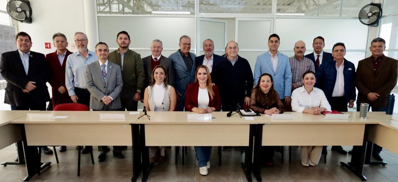 Fotografía de los integrantes del consejo