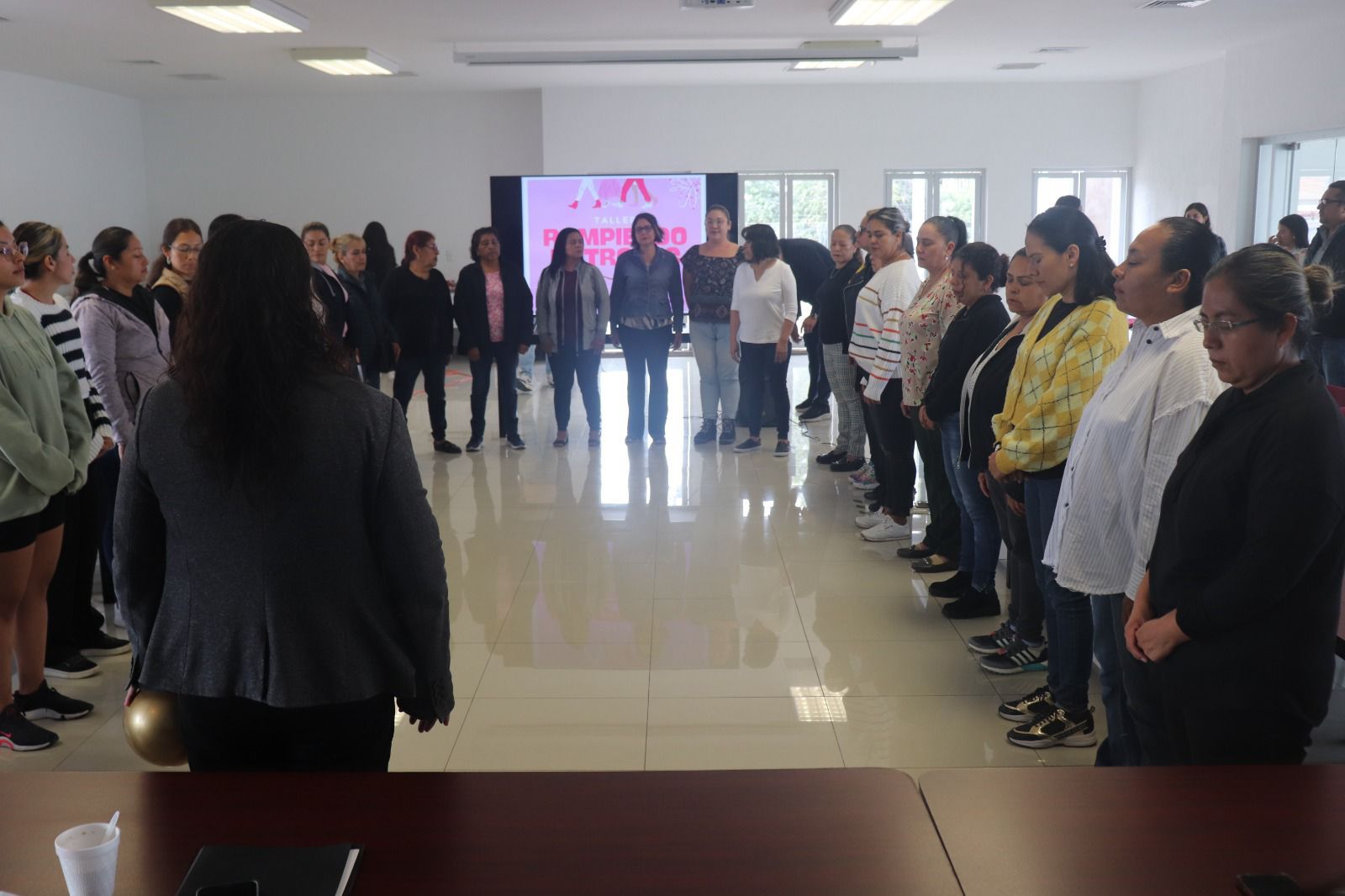 Fotografía de los asistentes al primer taller