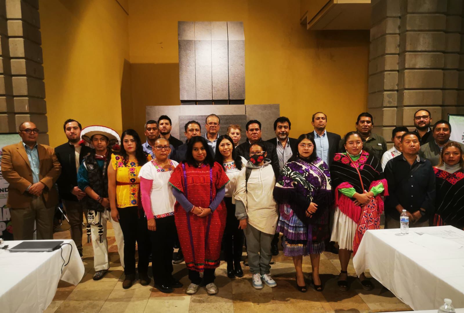 Fotografía de los participantes en la reunión