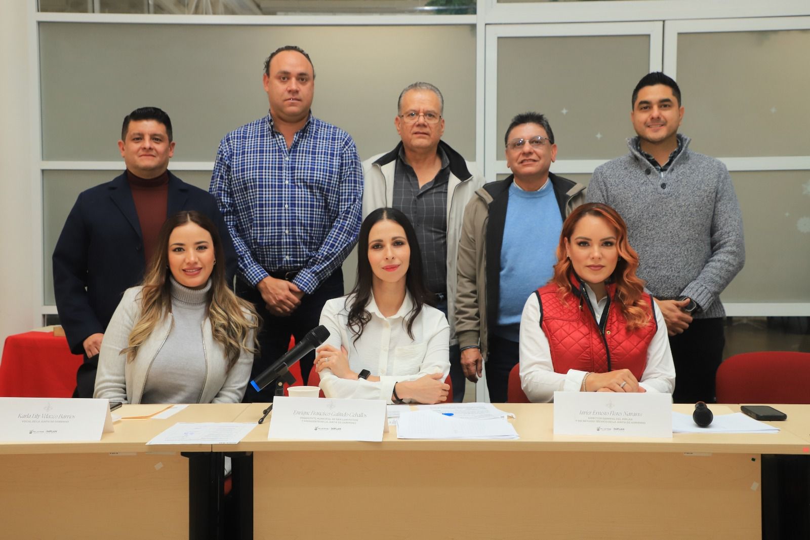 Fotografía de los integrantes de la junta de gobierno