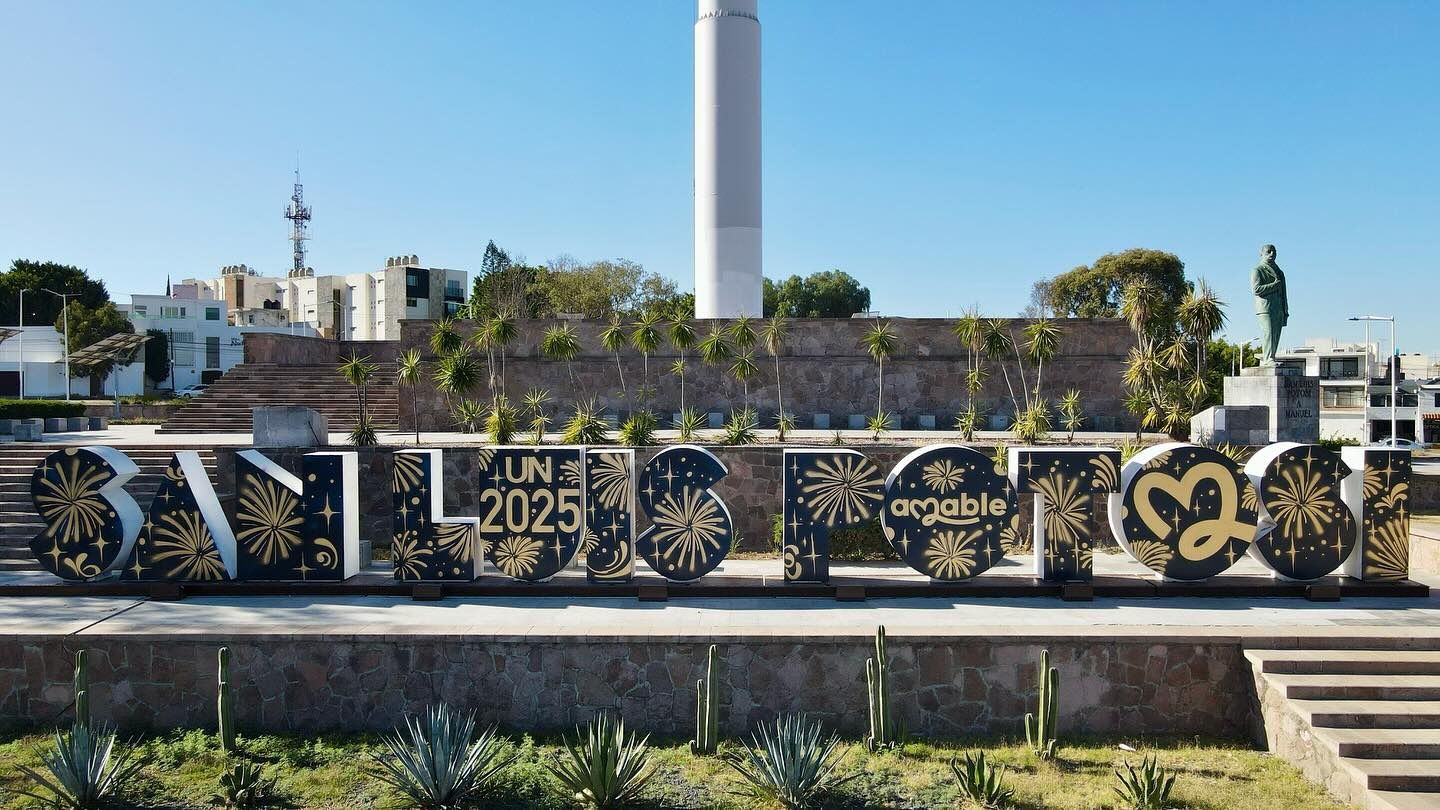 Fotografía de las letras monumentales