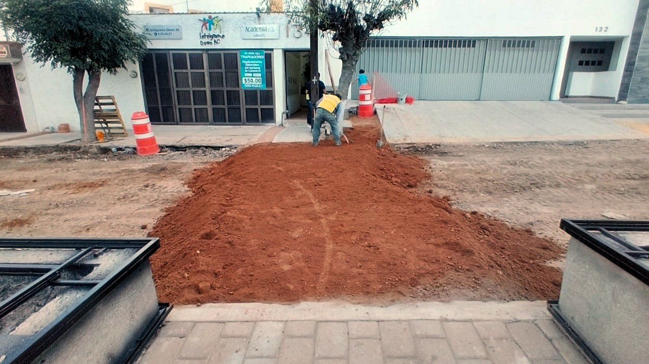 Fotografía de los trabajos de rehabilitación en av. Himalaya