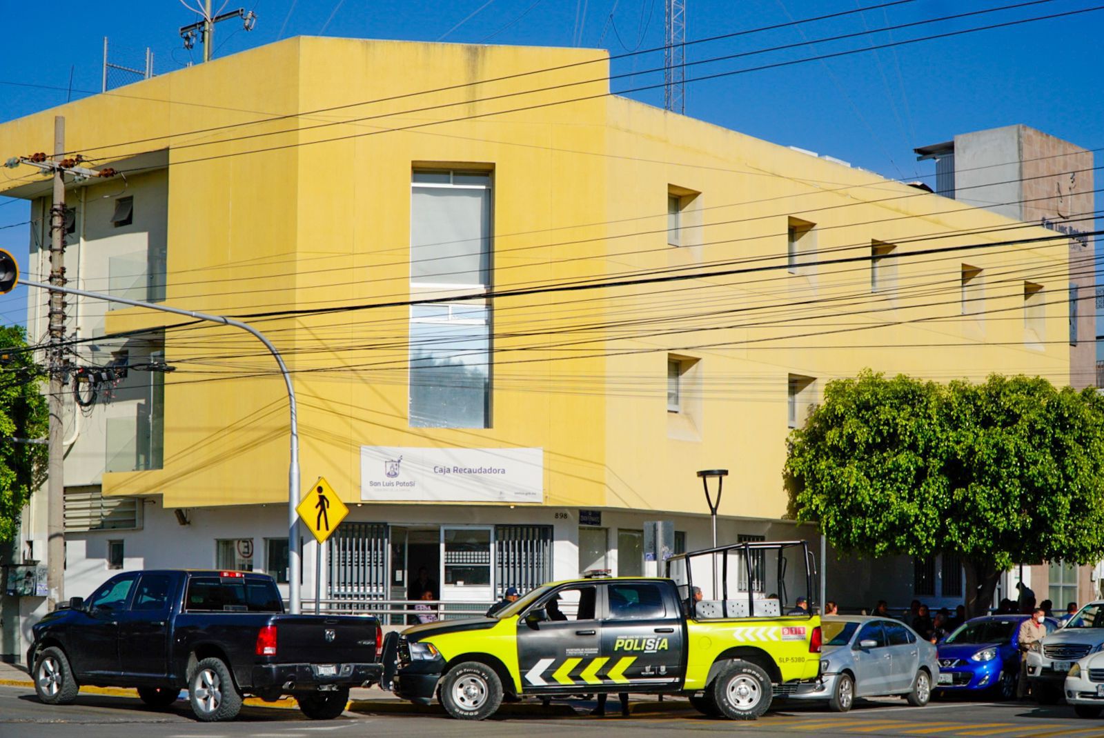 Fotografía de la fachada de la caja recaudadora