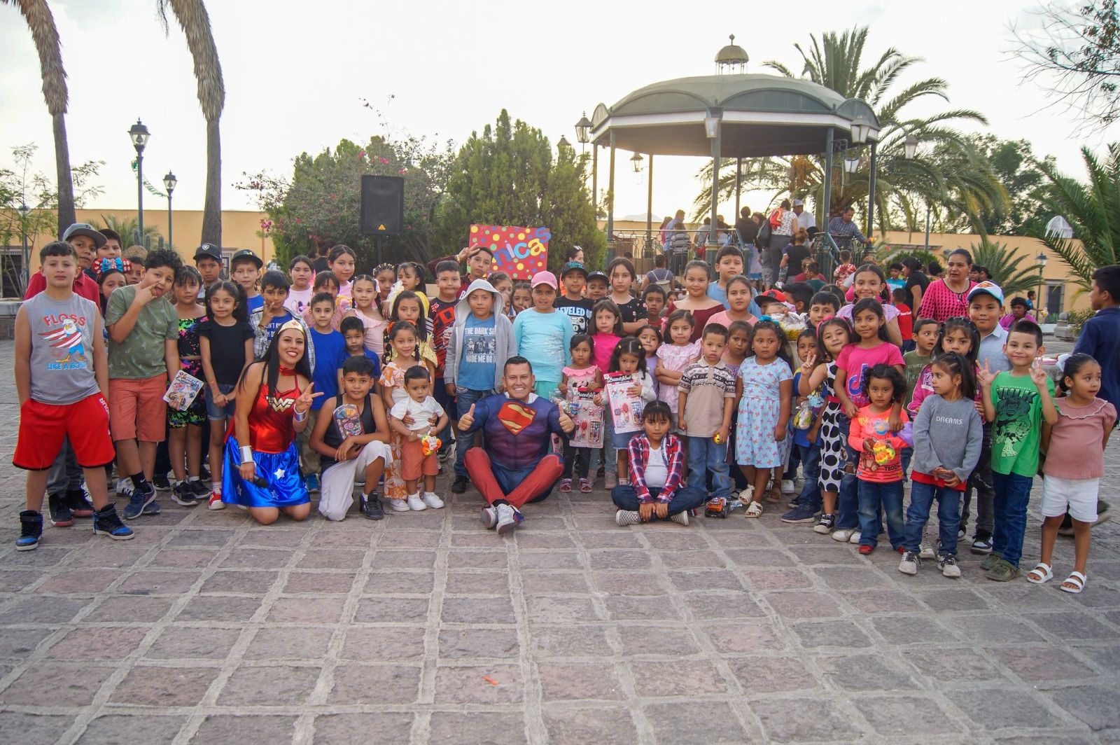Delegación de Bocas celebra a lo grande el Día del Niño con fiesta, juegos y regalos