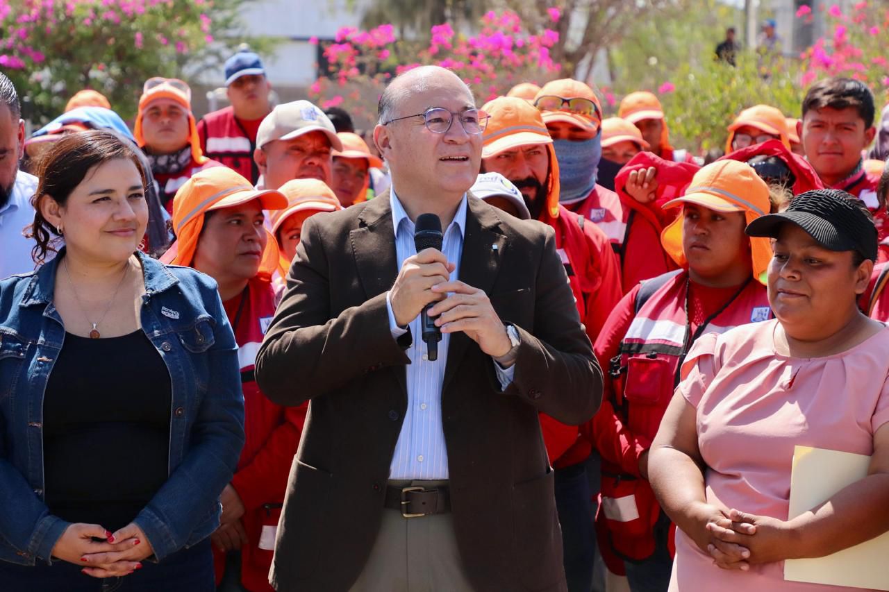 Fotografía del alcalde hablando durante el evento