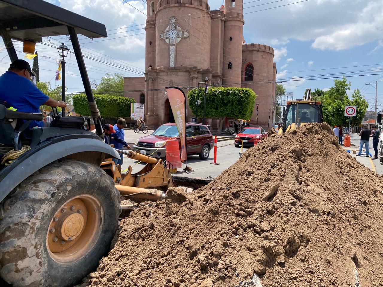 Actúa el Ayuntamiento de inmediato ante hundimiento en El Saucito