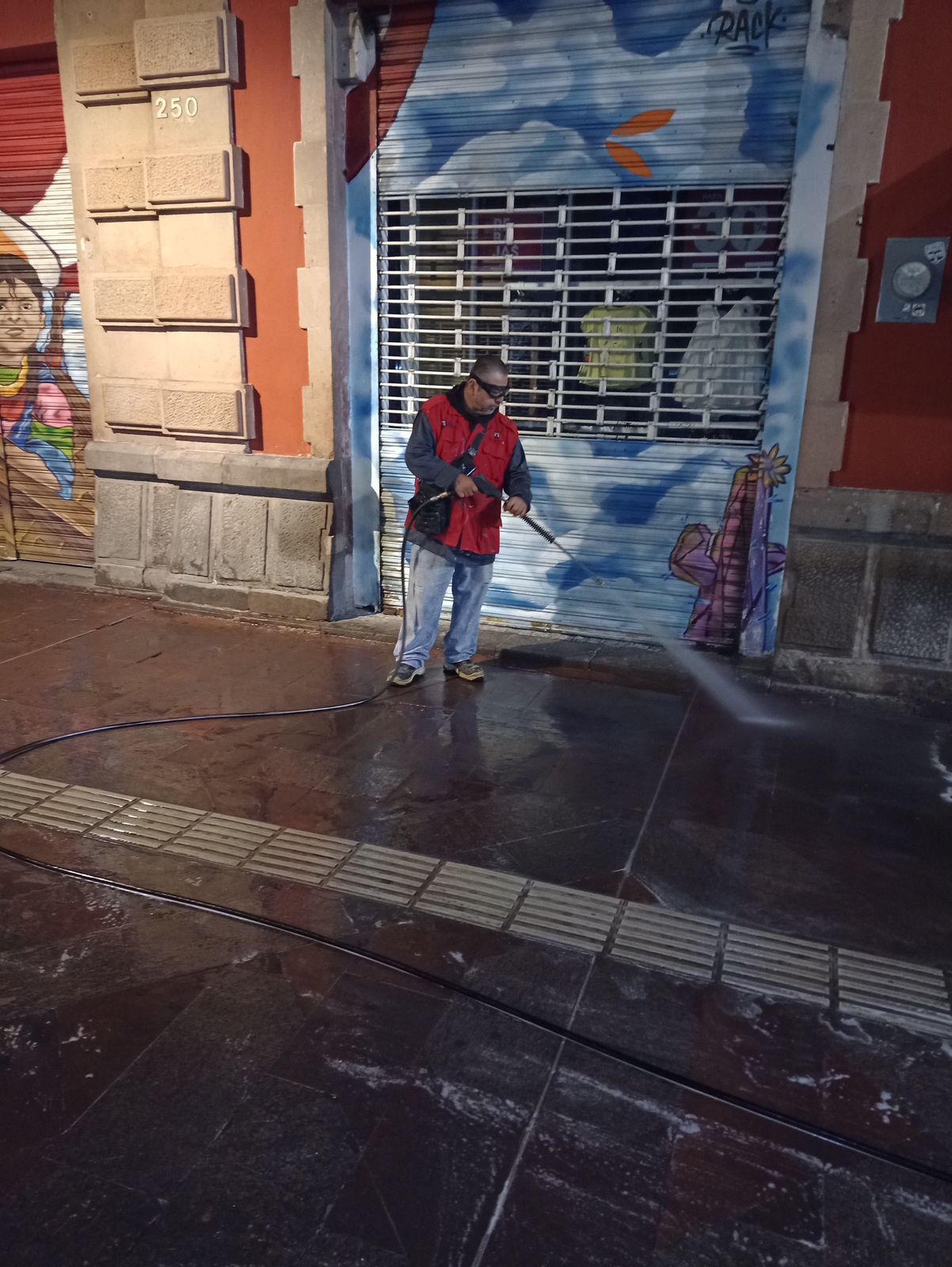 Gobierno de la Capital mantiene acciones permanentes de embellecimiento del Centro Histórico