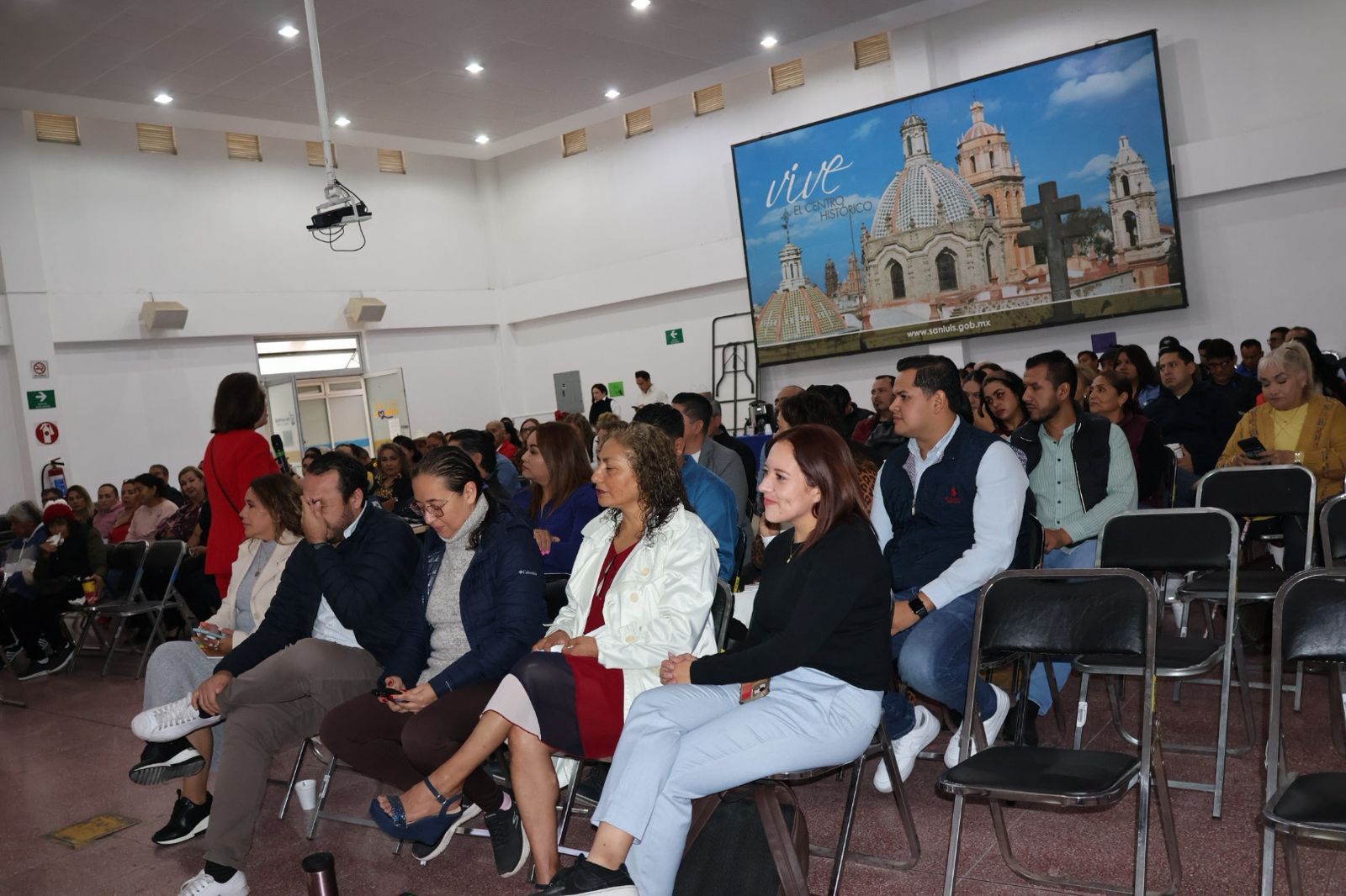 Fotografía de las y los asistentes a la capacitación