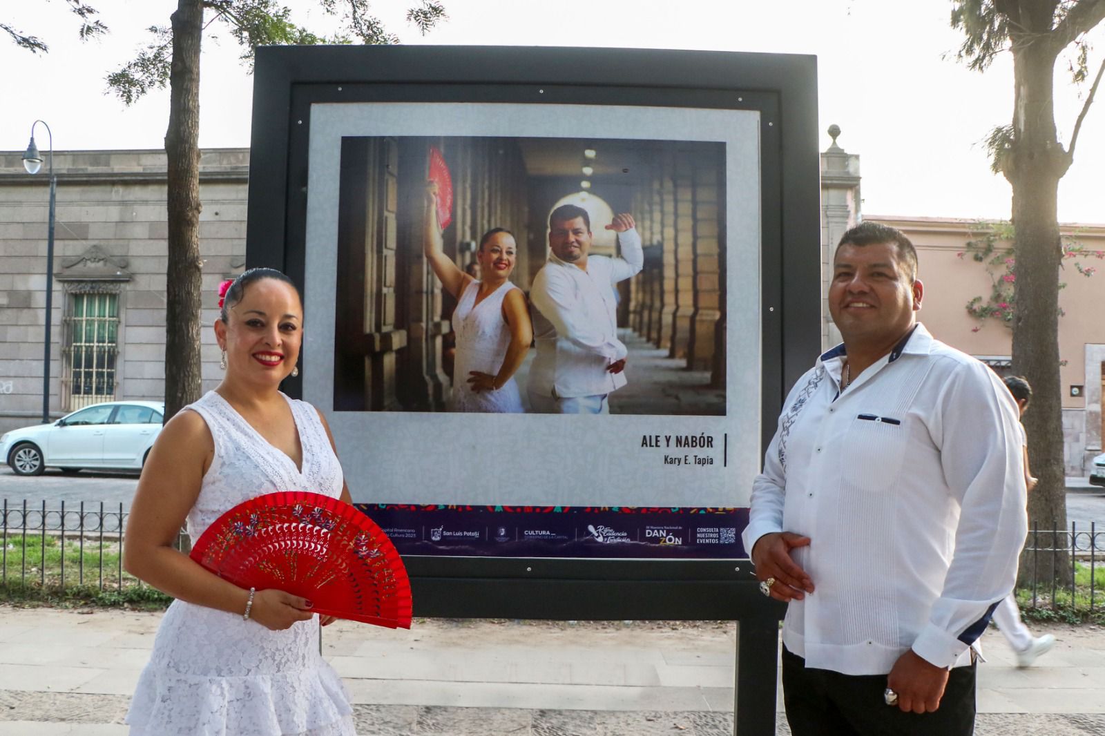 Con la presencia de danzoneros locales se inaugura la exposición: “Ritmo, cadencia y tradición”