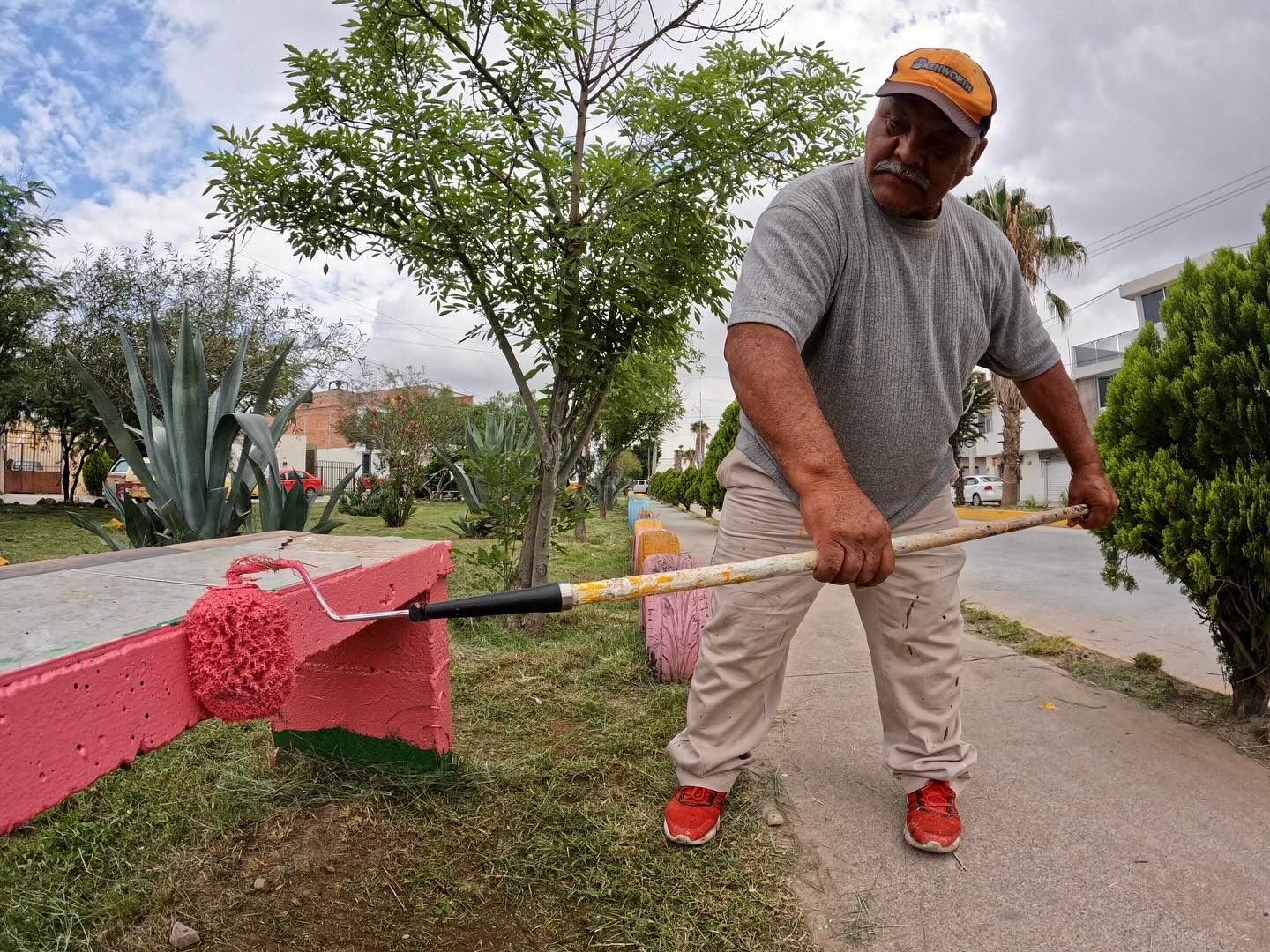 Gobierno de la Capital embellece espacios públicos para una ciudad más amable y limpia
