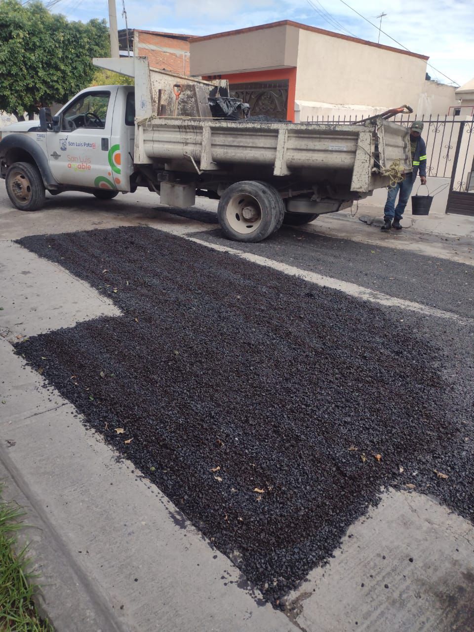 Gobierno de la Capital intensifica trabajos de bacheo en distintas zonas de la ciudad
