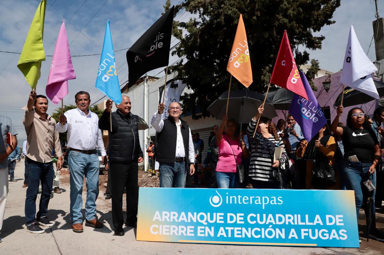Fotografía del banderazo de arranque de obra