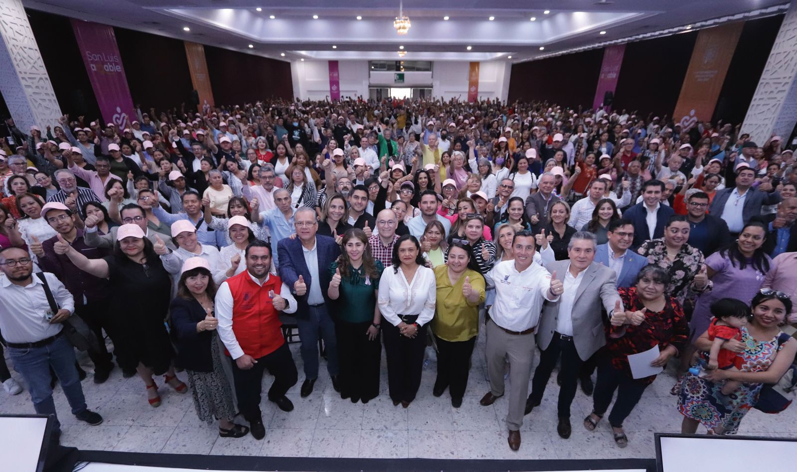 Fotografía del Alcalde Enrique Galindo en un Evento