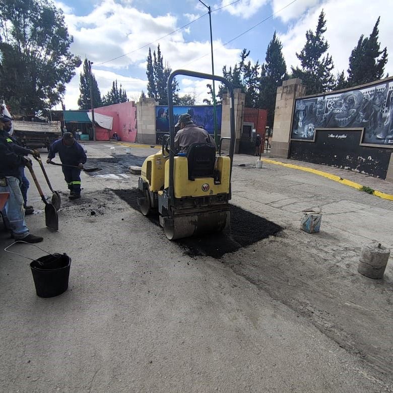 Gobierno de la Capital realiza trabajos de renivelación en el panteón del Saucito, en preparación para el Día de Muertos