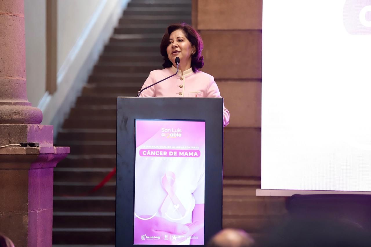 Presidenta del DIF Municipal, Estela Arriaga, y Alcalde Enrique Galindo, reafirman compromiso contra el cáncer de mama