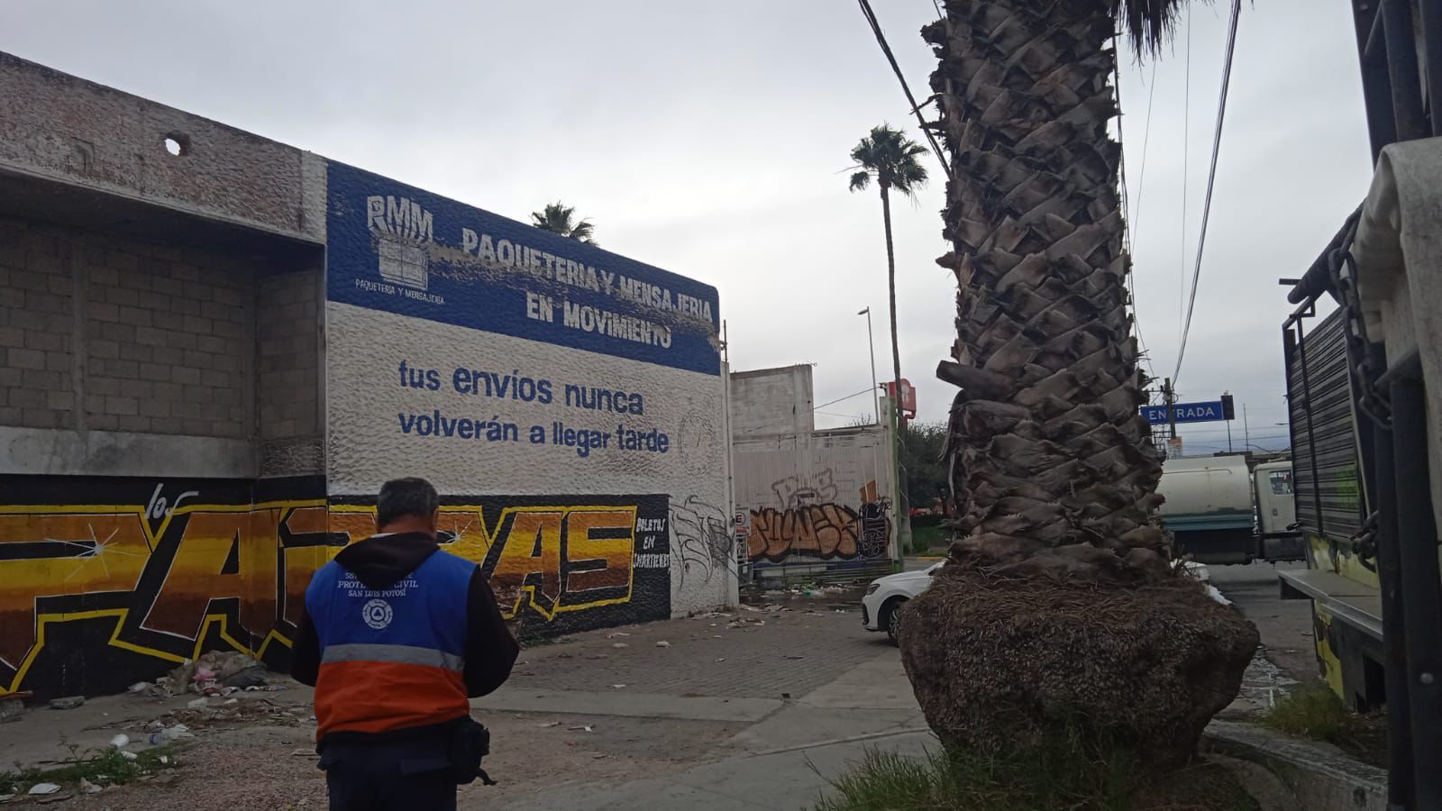 Protección Civil Municipal atiende incendio en bodega abandonada de la zona de Gálvez