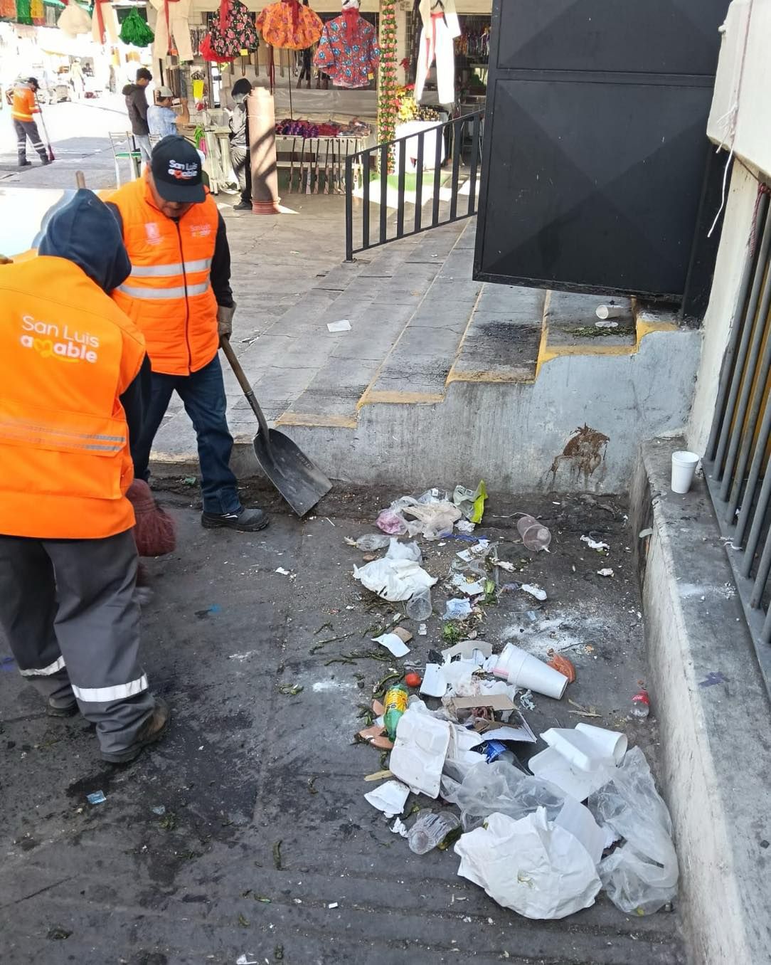 Continúa el Gobierno de la Capital con las labores de limpieza y mantenimiento a los mercados municipales