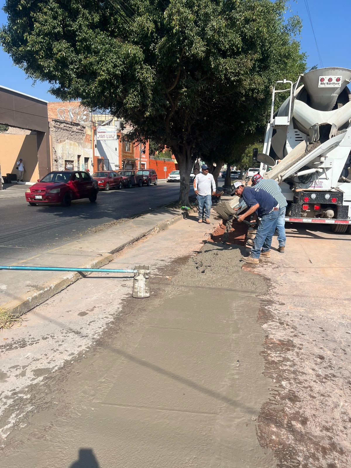 Realiza Gobierno de la Capital trabajos de bacheo en Calzada de Guadalupe