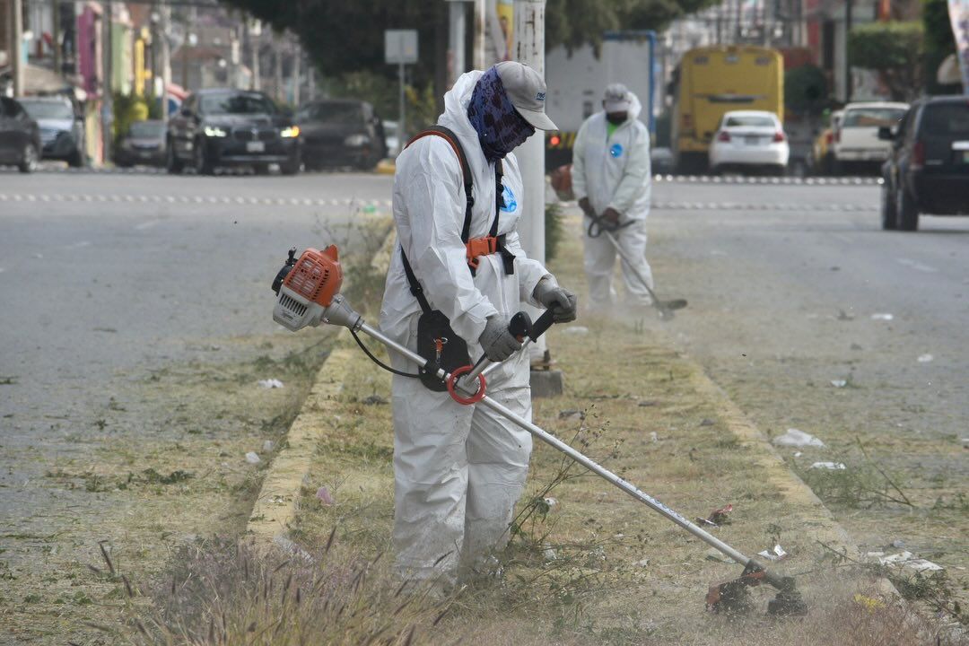 Mantiene Gobierno de la Capital limpieza integral en principales avenidas de la ciudad