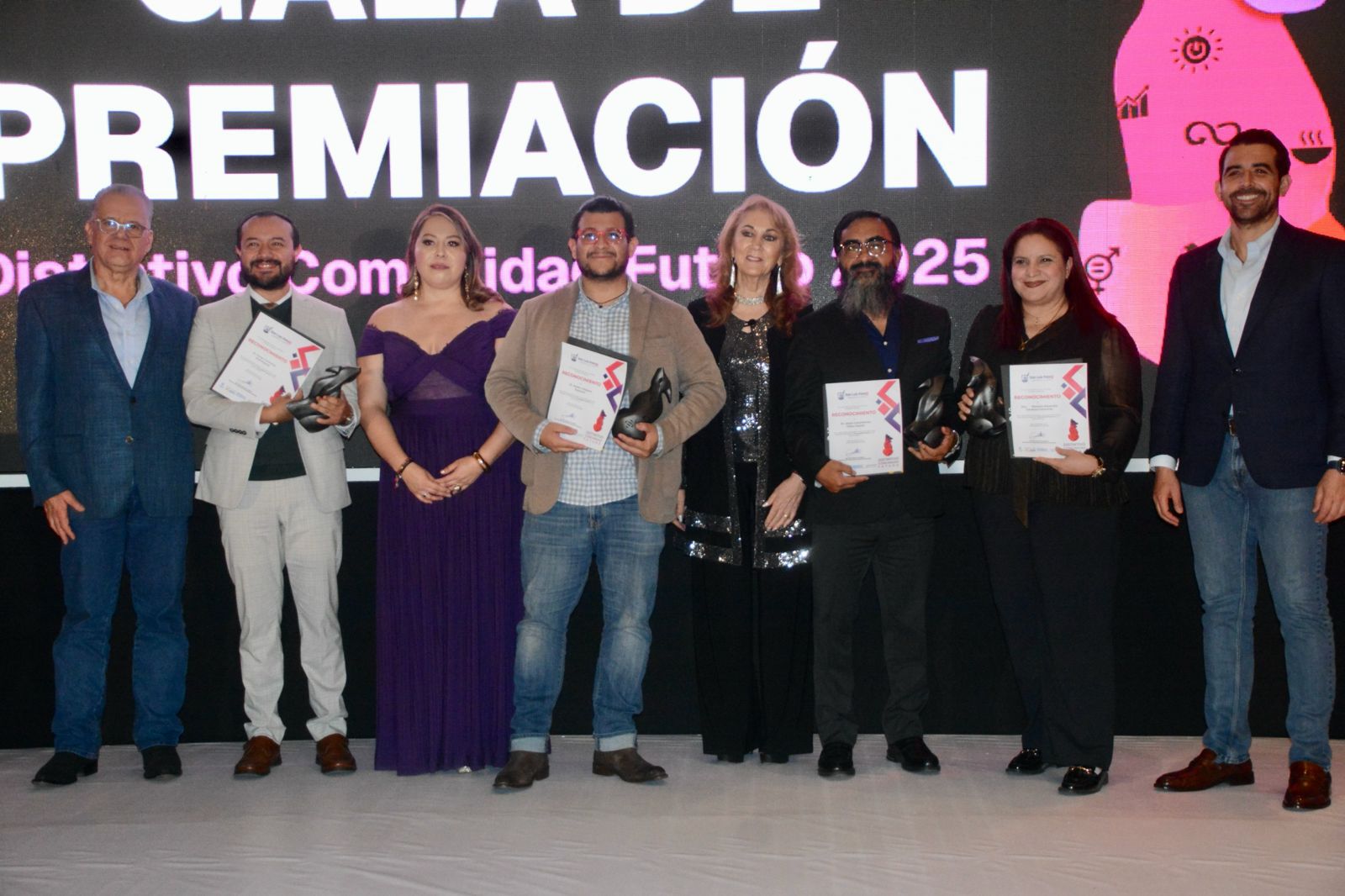 15 empresas potosinas obtienen el Distintivo Comunidad Futuro que entrega el Gobierno de la Capital