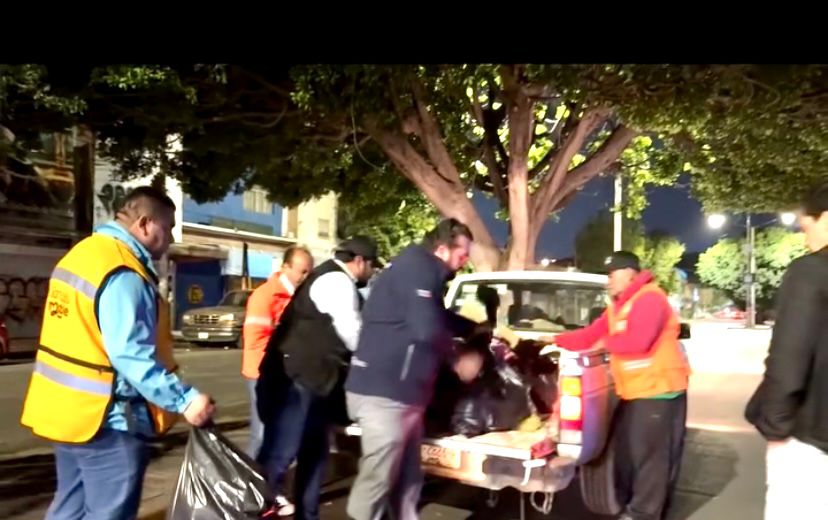 Interviene ayuntamiento de SLP zona de acumulación de basura en el Centro Histórico