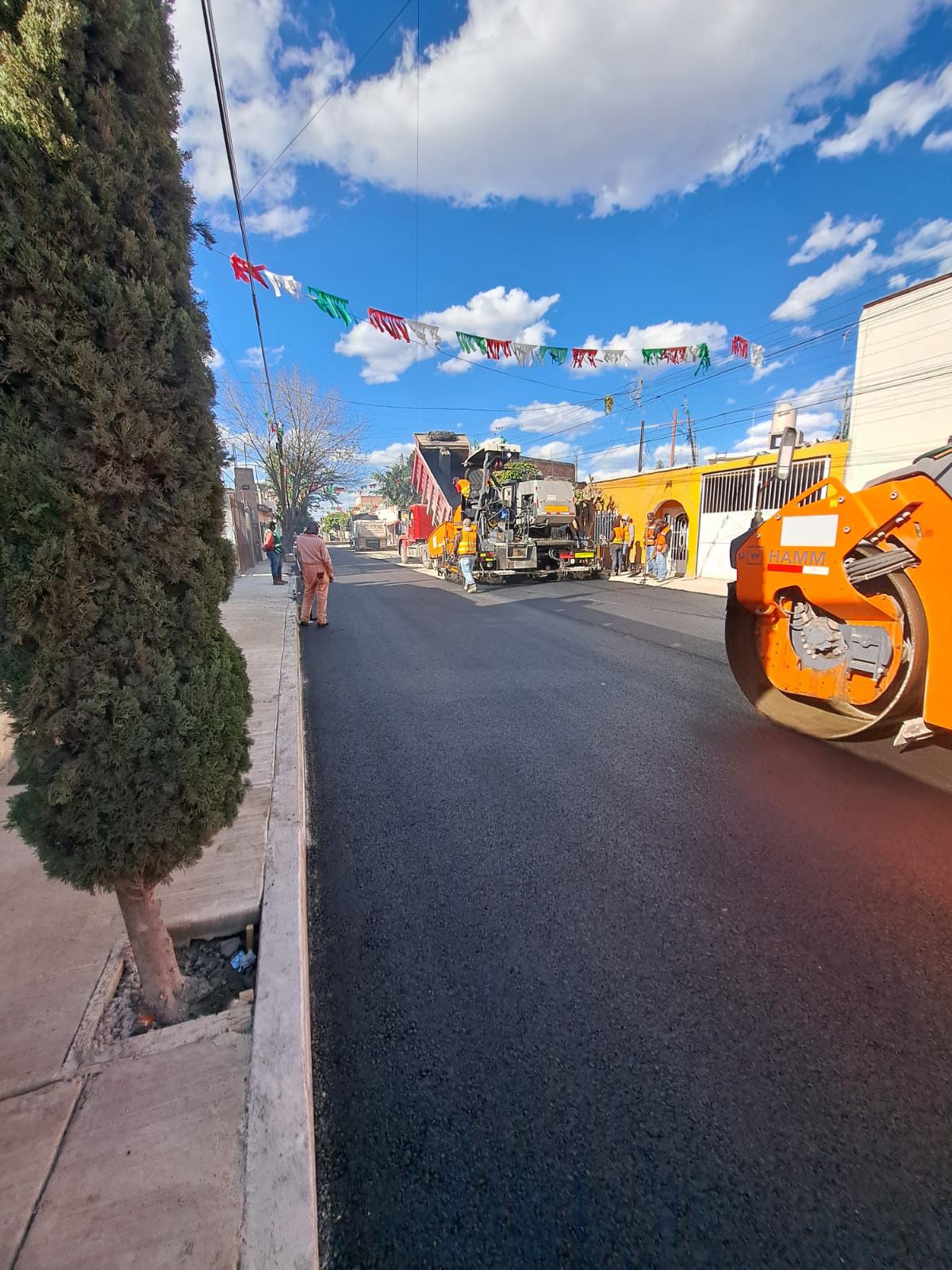 Concluye colocación de nuevo pavimento en Grito de Dolores; obra entra a su etapa final