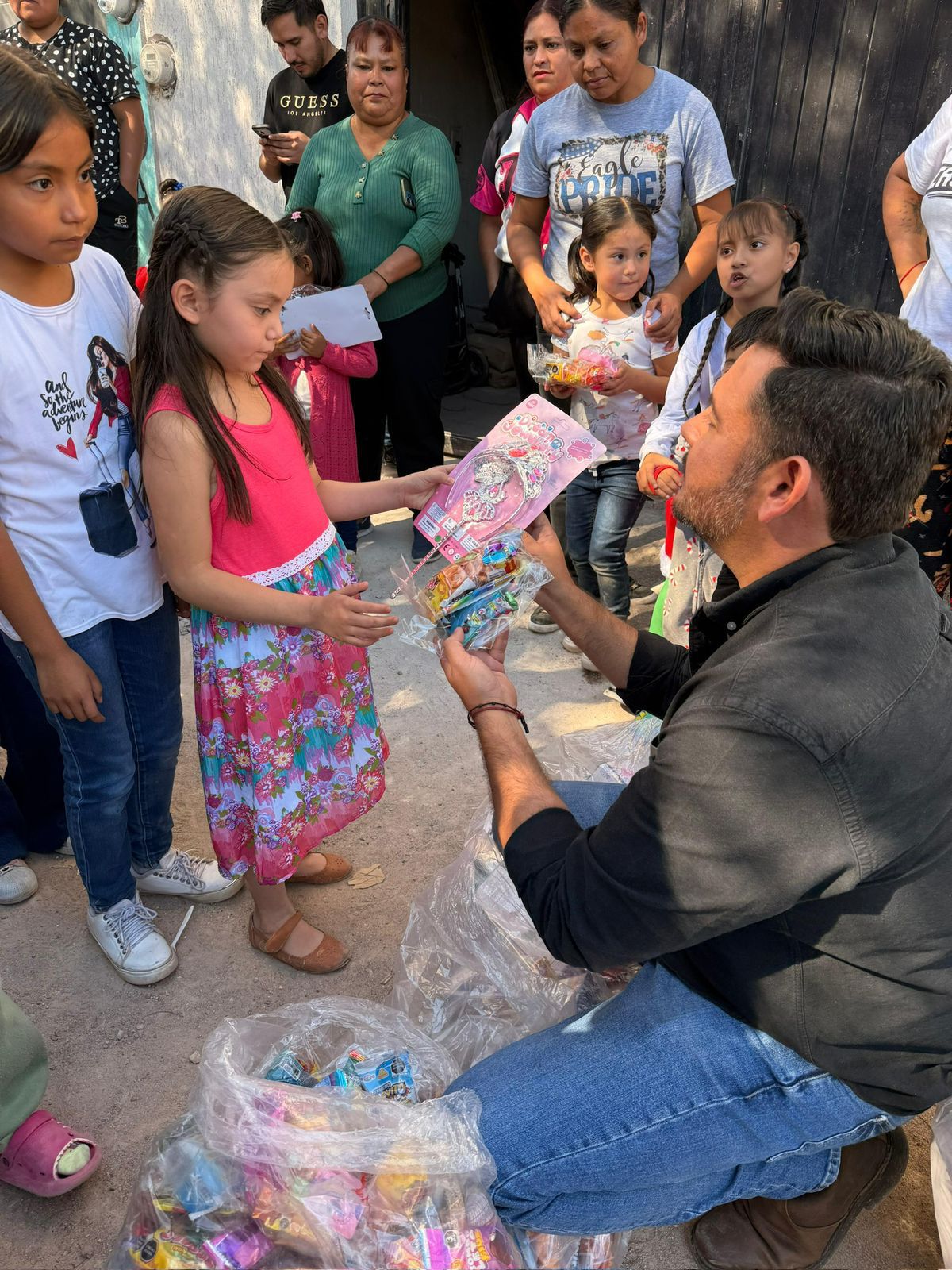 Con acercamientos ciudadanos, Regidor Rubén Lárraga Benavente atiende a más de 850 personas