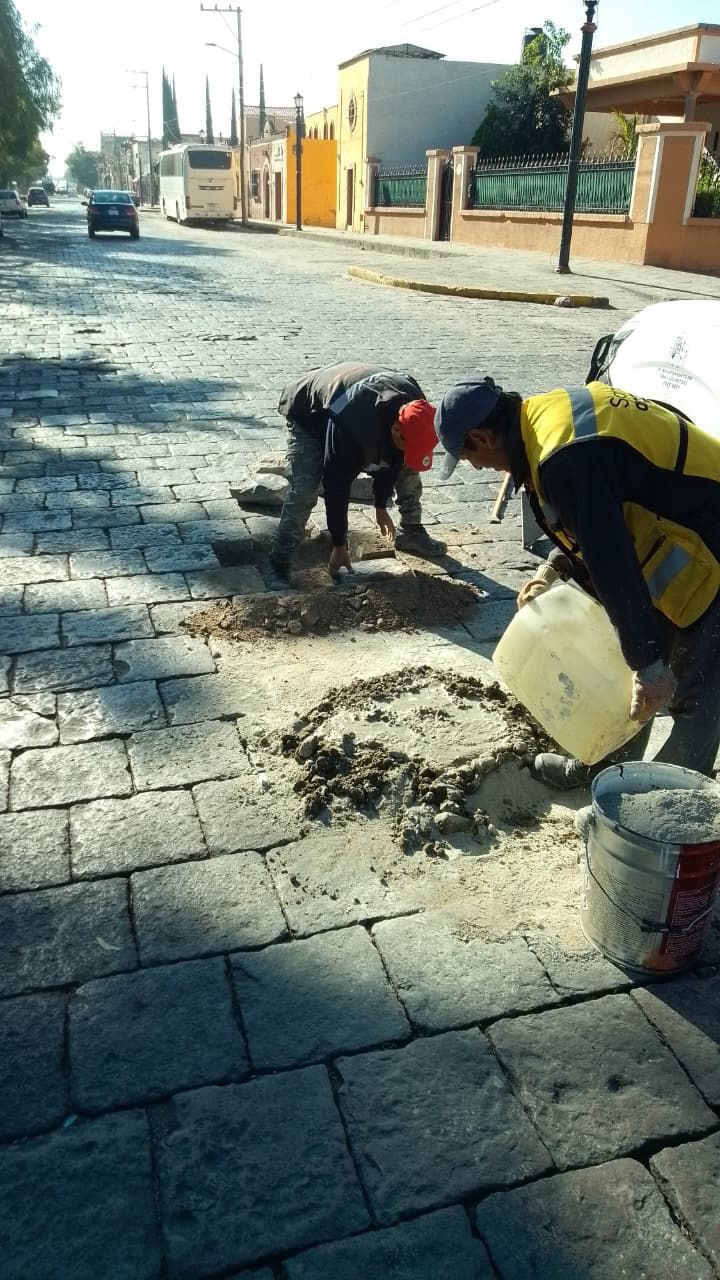 UGCH realiza bacheo en Calzada de Guadalupe para mejorar la movilidad