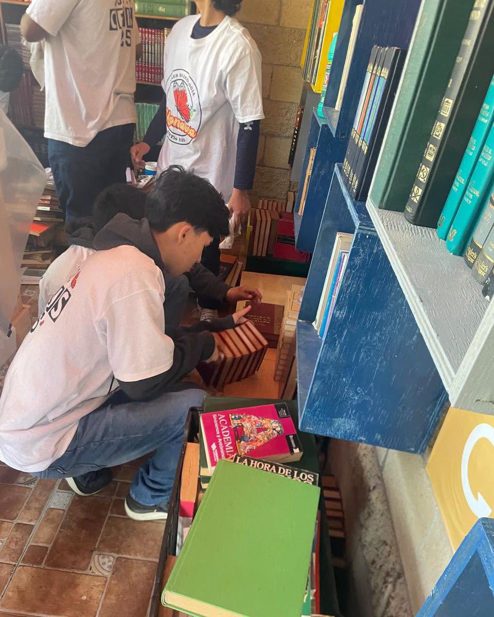 Gobierno de la Capital fortalece espacio municipal de reciclaje literario con apoyo de estudiantes