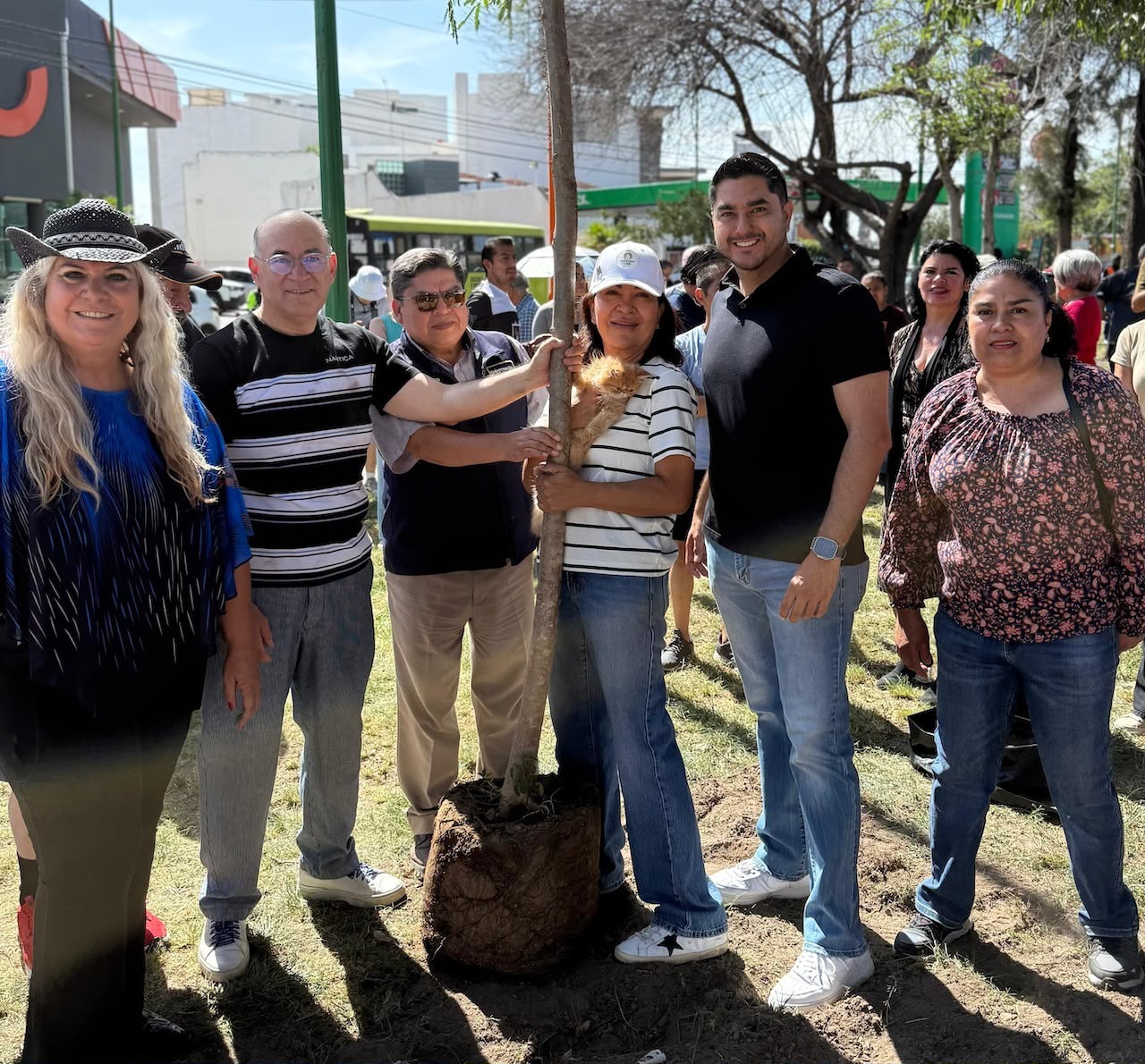 Enrique Galindo arranca rescate del parque lineal Tatanacho y pavimentación de la calle Tuna Manza