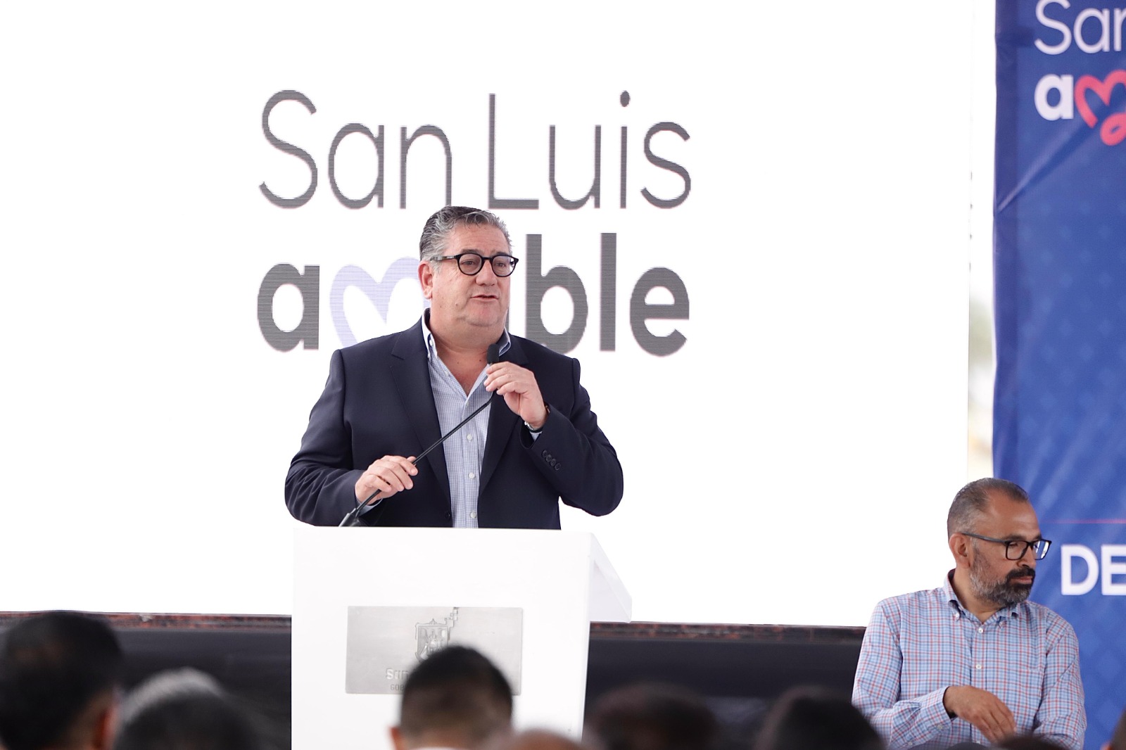 Jacobo Payán Espinoza subraya la importancia del nuevo puente del estadio Lastras a Salvador Nava